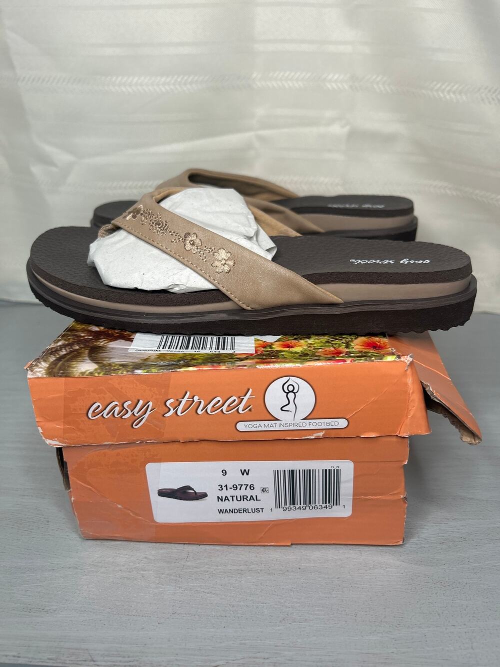 Easy Street Wanderlust Thong Sandals Natural Womens Size 9 Wide